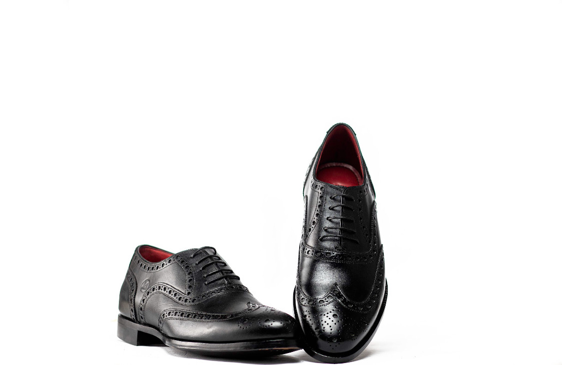 Luxury Brogues: Black